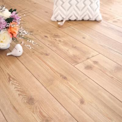 Parquet flottant Stratifié – KronoSwiss Noblesse V4 – Pin Rustique 5G – Paquet de 2,131 m²