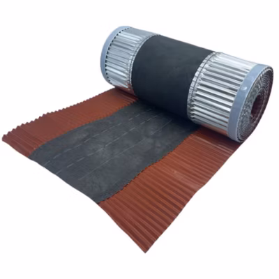 Closoir de Faîtage – Rouge – 390 mm X 5 ml – Souple ventilé Aluminium et Fibre – ral 8004