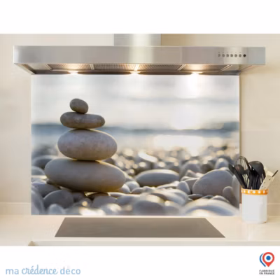 Crédence cuisine fond de hotte Galets sous le soleil – Alu composite – L 90 cm x H 70 cm – MaCrédenceDéco