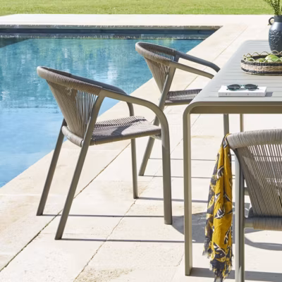 Fauteuil de jardin empilable Riu Cappucino & café aluminium  – Hespéride